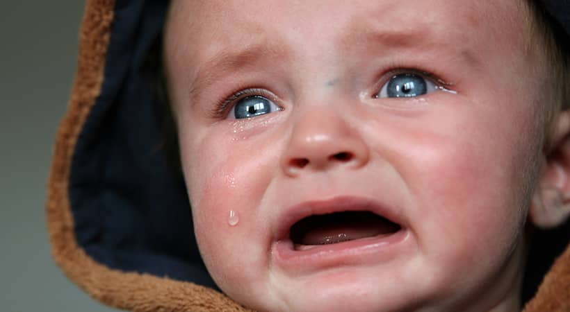 por qué lloran bebés