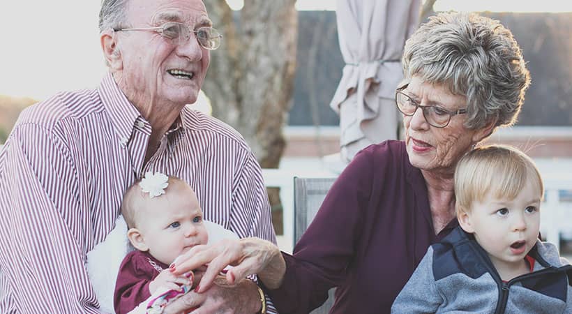 Importancia de los abuelos en la familia