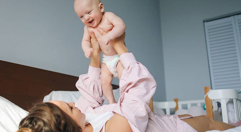 Movimientos que no se deben hacer a un bebé